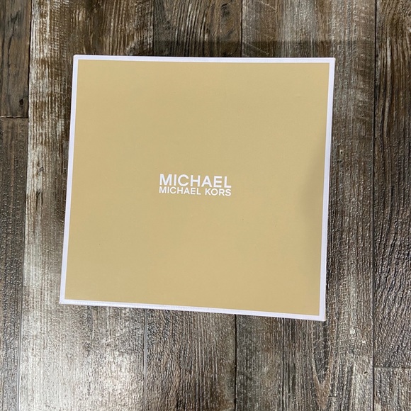 Shoes - Picture 6 of 6